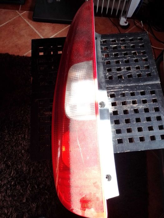 Farolim traseiro Mitsubishi Colt