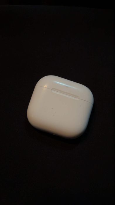 Etui ładujące AirPods 4. generacji ANC