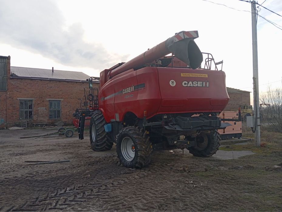 Продам комбайн Case 8010