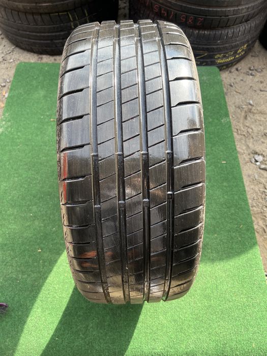 Opona pojedynka 225/40/19 bridgestone