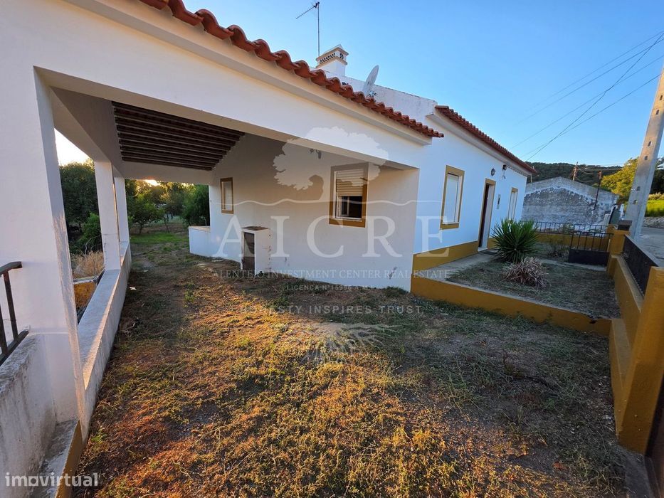 Moradia T2 + Lote de Terreno para construção em Santiago do Escoural