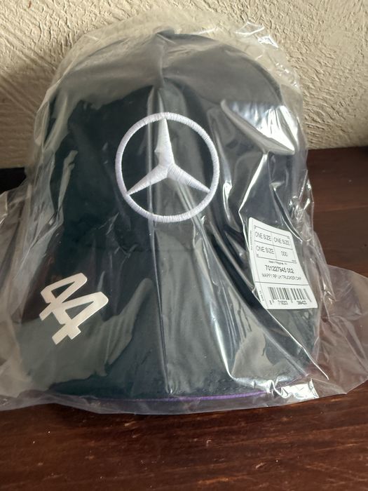 Nowa czapka Mercedes