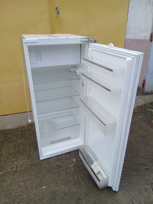 Lodówka z zamrażarnikiem flirmy SIEMENS  energooszczędna A+.