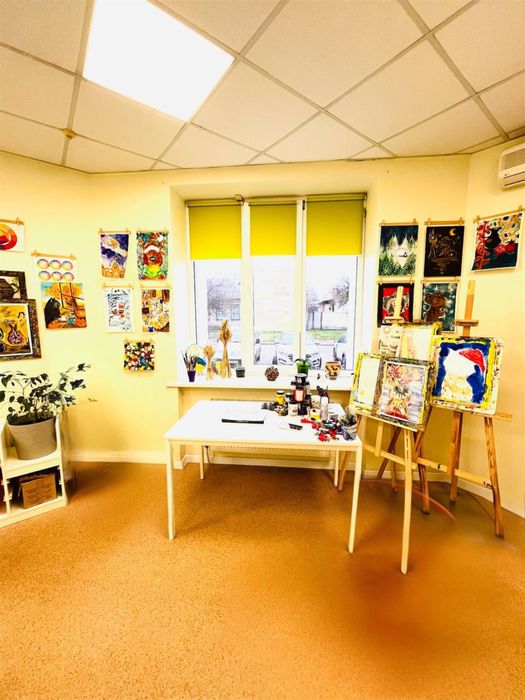 Продаж унікального фасадного приміщення  в ЦЕНТРІ, вул.Б.Хмельницького