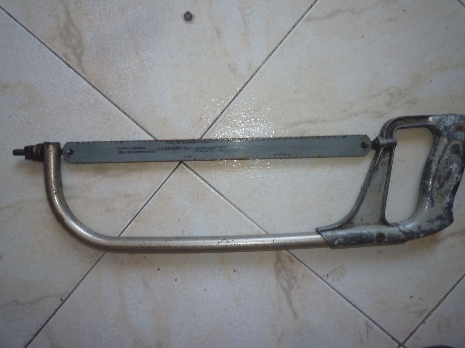 Serrote de mão de cortar metal entrego em mãos