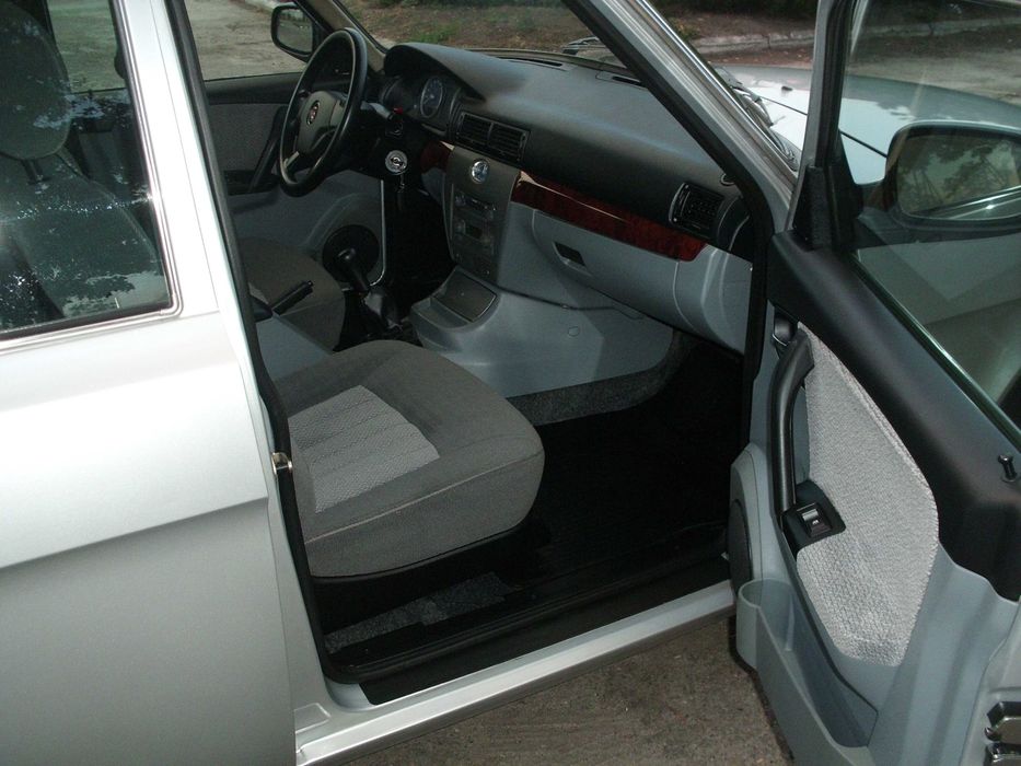Продам авто Волга 31105 с малым пробегом