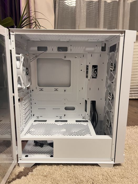 Продаю новий корпус BitFenix Graph Mesh 4