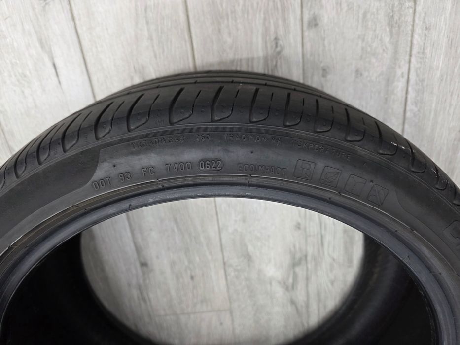Шини літо 235/40/R19