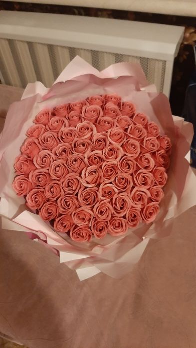 Букет из искусственных роз 61 шт.