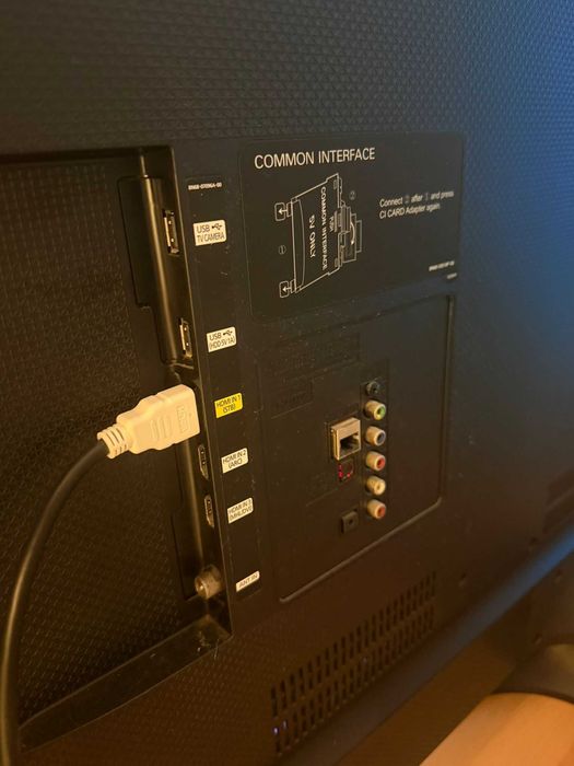 Televisão Samsung com ligeiro problema