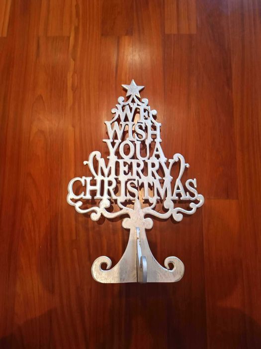 Árvore de Natal decorativa em madeira