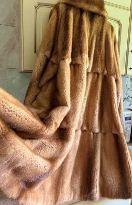 Норкова шуба Італія.Великий розмір