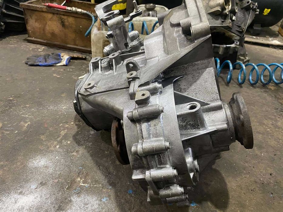 КПП коробка передач Volkswagen Caddy 2.0 SDI FZU HHN JJS HFN MBT