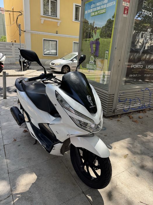 Vendo PCX 2021 em exelente estado.