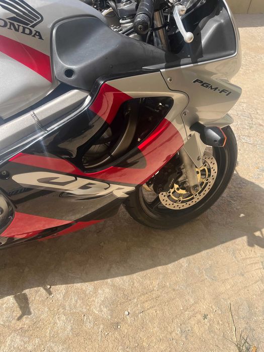 Honda CBR 600 F4i