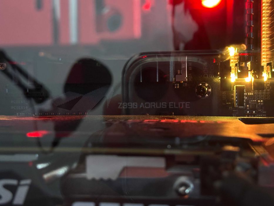 Combo Upgrade Gaming: Intel i7 9700K + Z390 AORUS Elite + Cooler Hyper 212