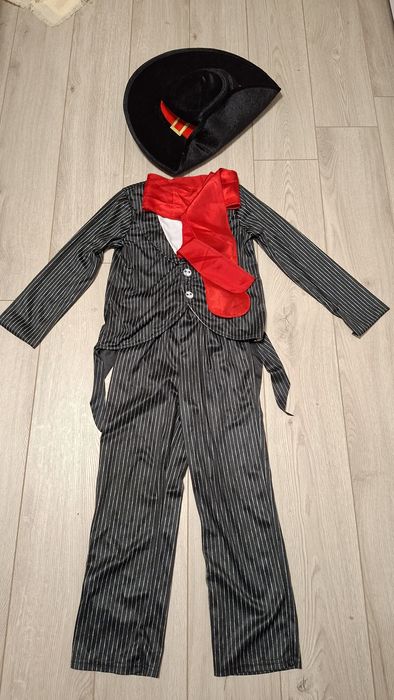 Костюми рицаря, піратів,дракули, скилет, ельф