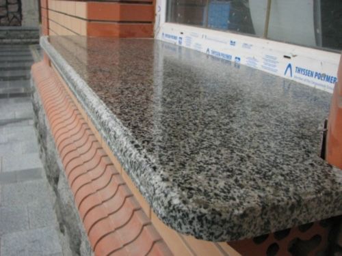 Гранітні підвіконня, стільниці, сходи на замовлення.