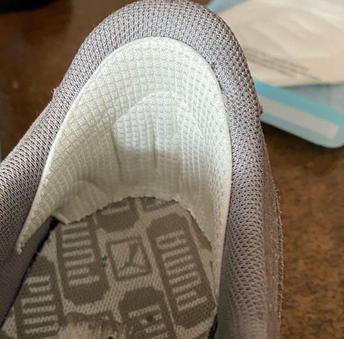 Белые мягкие задники для обуви ремон кроссовки