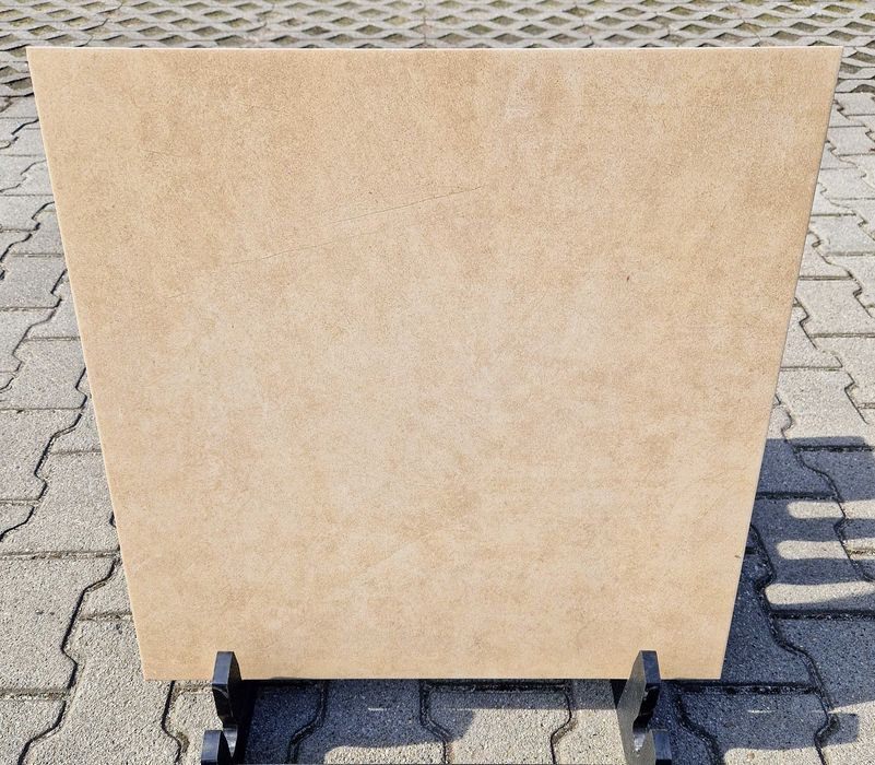 Nowoczesne płytki gresowe podłogowe matowe 60×60 Qubus Beige g2 kamień