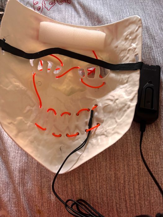 Máscara Purge " Kiss Me" nova