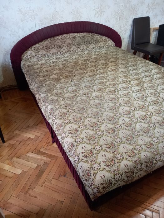 Продам 2-х спальню кровать