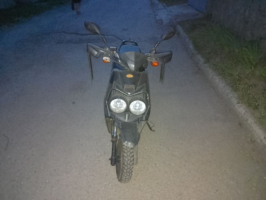 Продам скутер бу 149 кубов