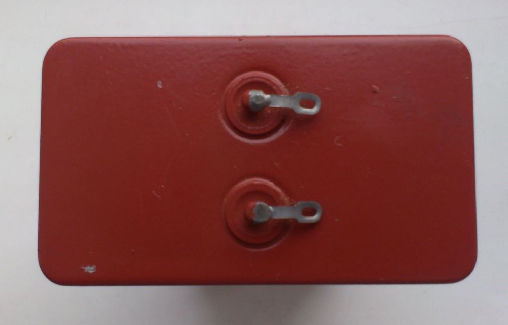 Конденсаторы типа К73П-2 на 8 мкФ ± 10% , 630В, СССР 1985, 1986: 150 ...