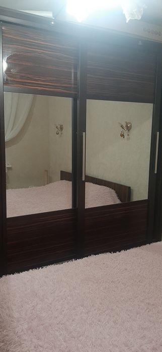 Ліжко, шафа і комод ( Спальня)