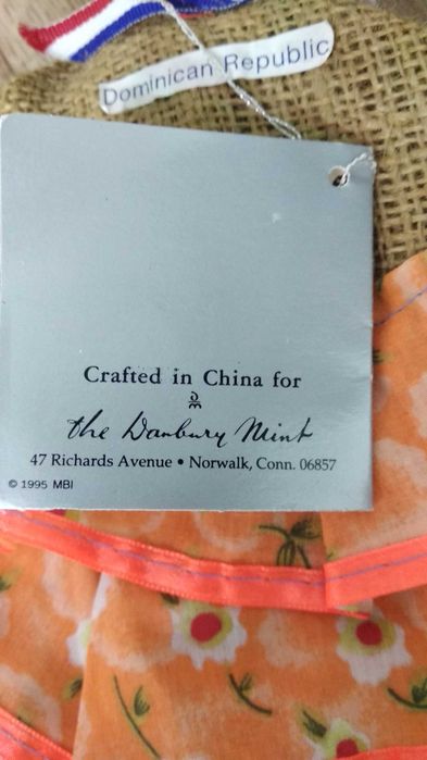 Порцелянова лялька Домінікана