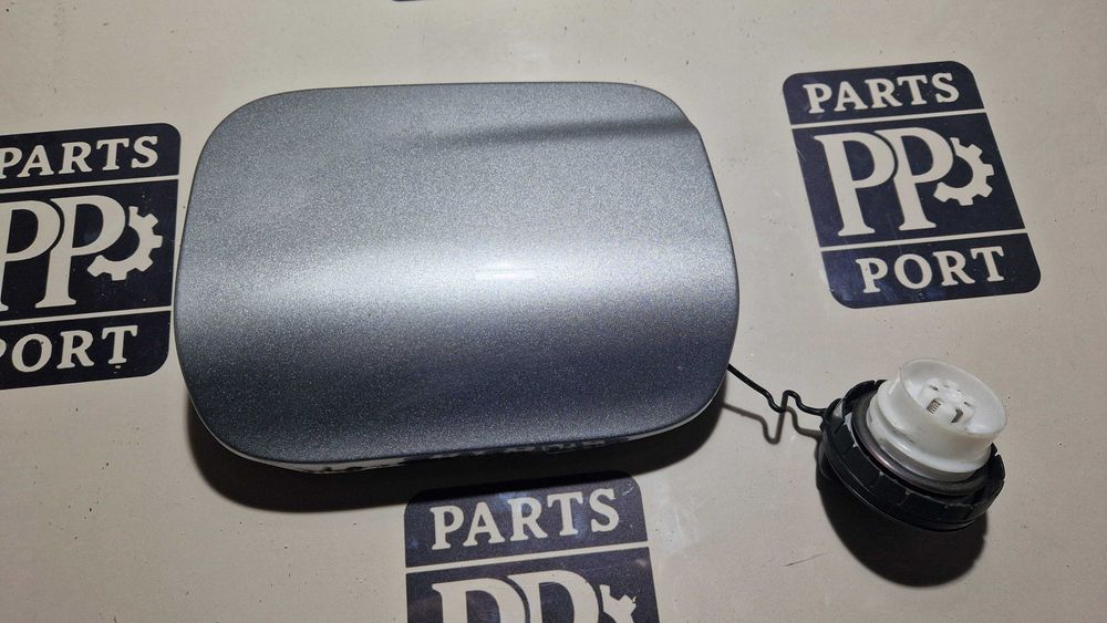 Люк лючок крышка паливного бака Toyota Camry 70 2018 2019 2020 2021