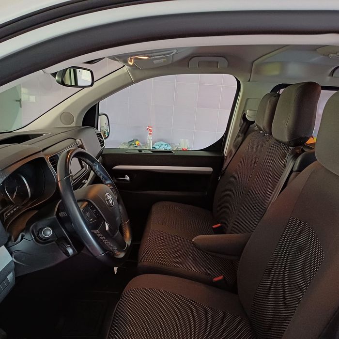 TOYOTA PROACA verso 9 osobowa