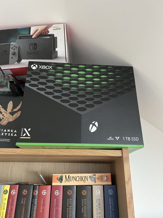 Xbox series X 1tb z napędem.