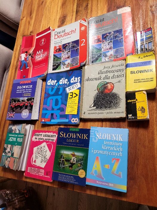 Oddam różne książki ,większość językowe
