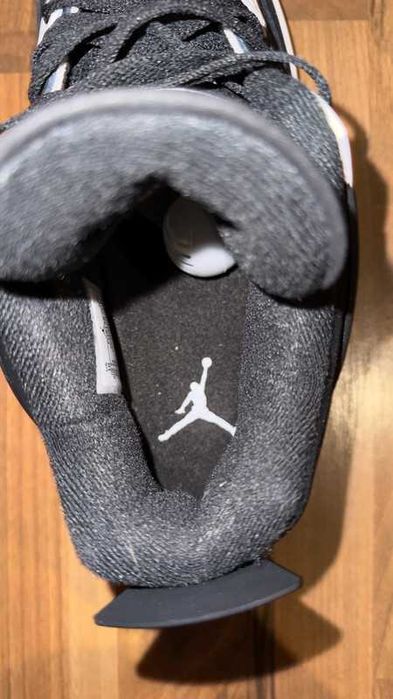 Nike_Air_Jordan_4_Retro_White_Thunder Rozmiar 41