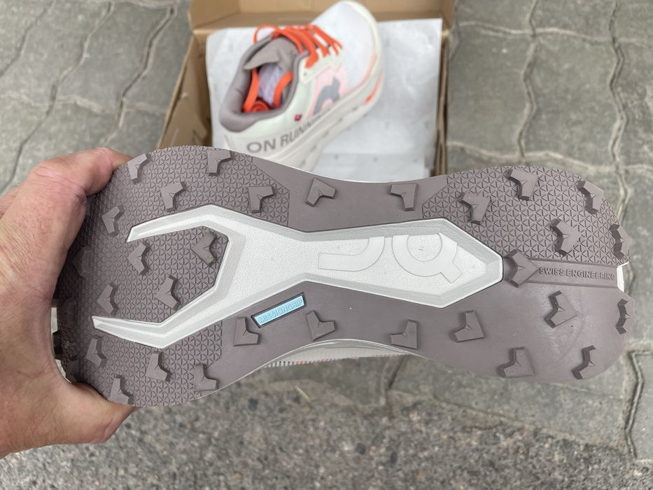 Кроссовки женские On Cloud Running Cloudsurfer next white flame 37-41