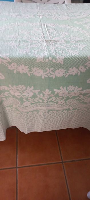 Colcha solteiro em tons verde claro