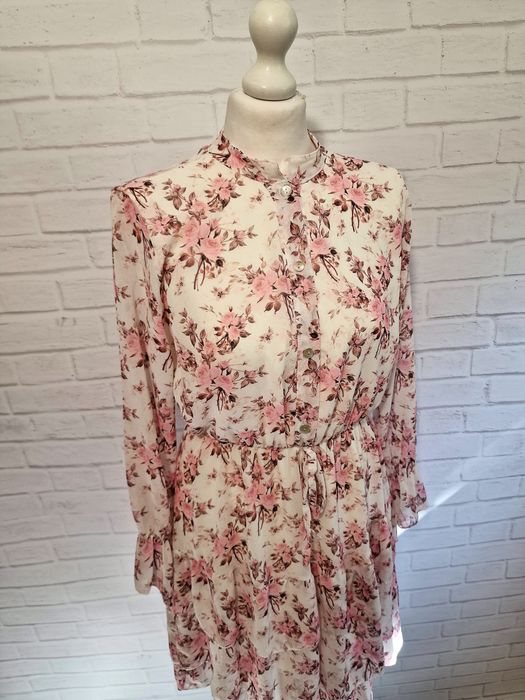 Biała sukienka w kwiaty Chrzest lato