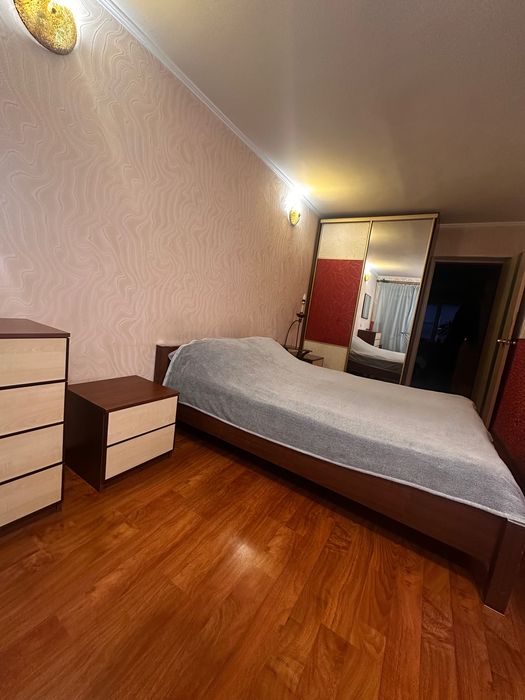 Сдам 2к квартиру посуточно. Три окремих спал. місця