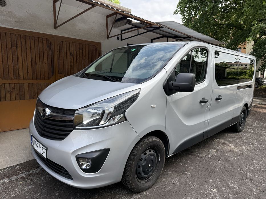 Wynajem 9 osobowe wakacje bus automat trafic vivaro transit custom