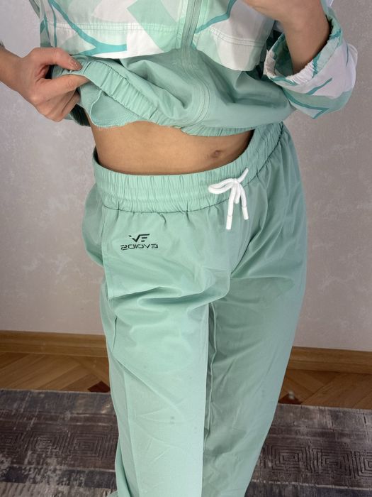 Костюм спортивний EVOIDS оригінал жіночий, вітрівка та вітрові штани S