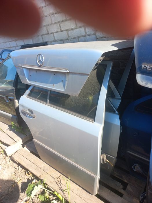 Мерседес Е 124й Кузов или частями