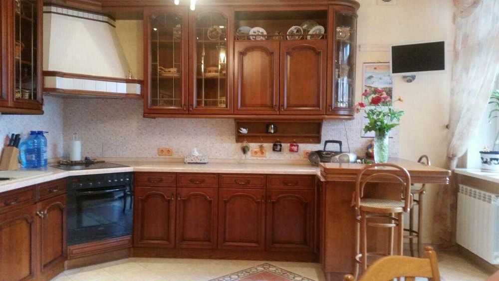 Без% Оренда 4-кім Печерськ вул. Лєскова,1-А 210м в будинку паркінг+укриття