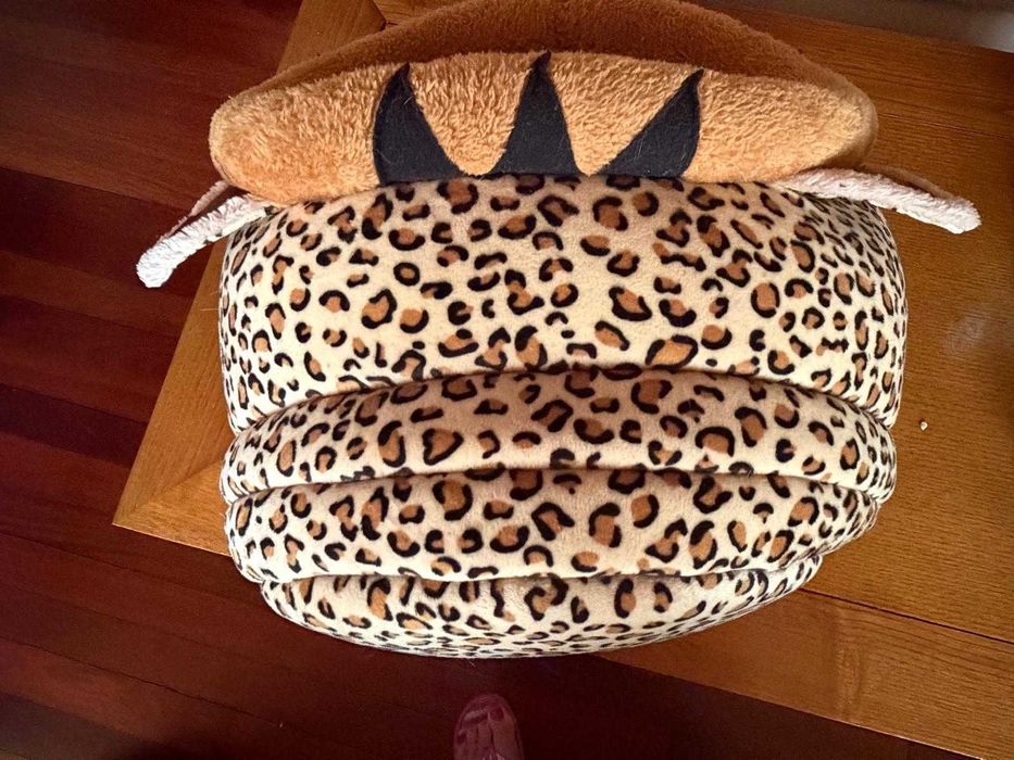 Duas camas  para animais, com oferta