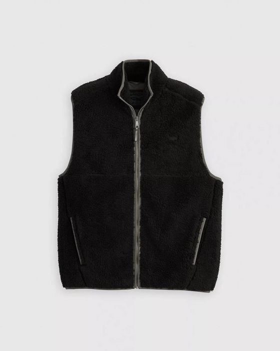Жилетка Levi’s SUMMIT SHERPA JACKET A85730001