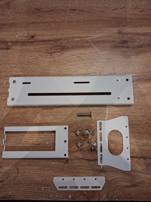 uchwyt pionowy na karte graficzna