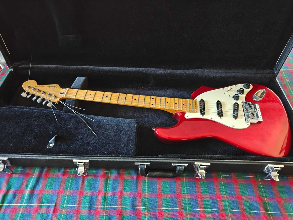Fender Stratocaster Japan ST-57 seria E z przetwornikami Lindy Fralin Vintage Hot TALL-G