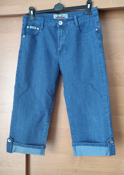 Spodnie jeansowe 3/4 w bardzo dobrym stanie, rozmiar S/M