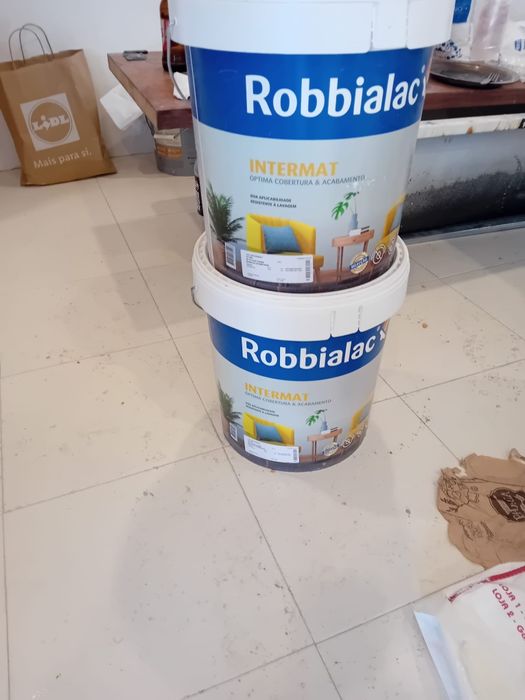 2 Latas Tinta Robiallac Novas 15L Branco Hortênsea