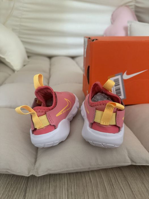 Кросівки Nike на дівчинку